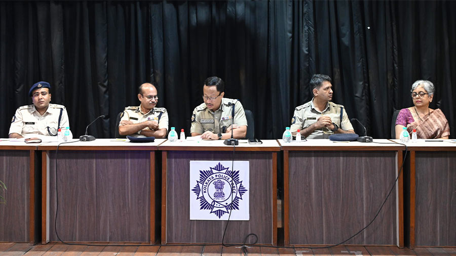 Kolkata Police Collaborates With Caring Minds Institute To Conduct For Officers Workshop On Mental Wellbeing 15 Kolkata Police Collaborates With Caring Minds Institute To Conduct For Officers Workshop On Mental Wellbeing