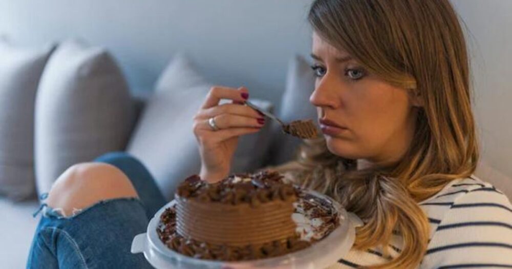 Nutritionist Recommends 3 Nutrient-Rich Foods To Combat Stress Eating 13 Nutritionist Recommends 3 Nutrient-Rich Foods To Combat Stress Eating