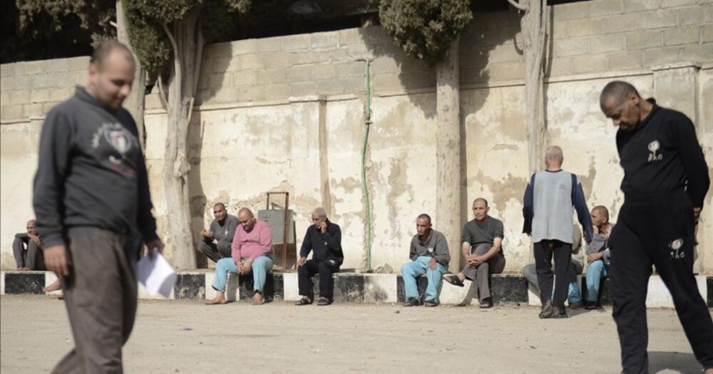 Global Report Reveals Mental Health Challenges for Refugees and Migrants 15 Global Report Reveals Mental Health Challenges for Refugees and Migrants