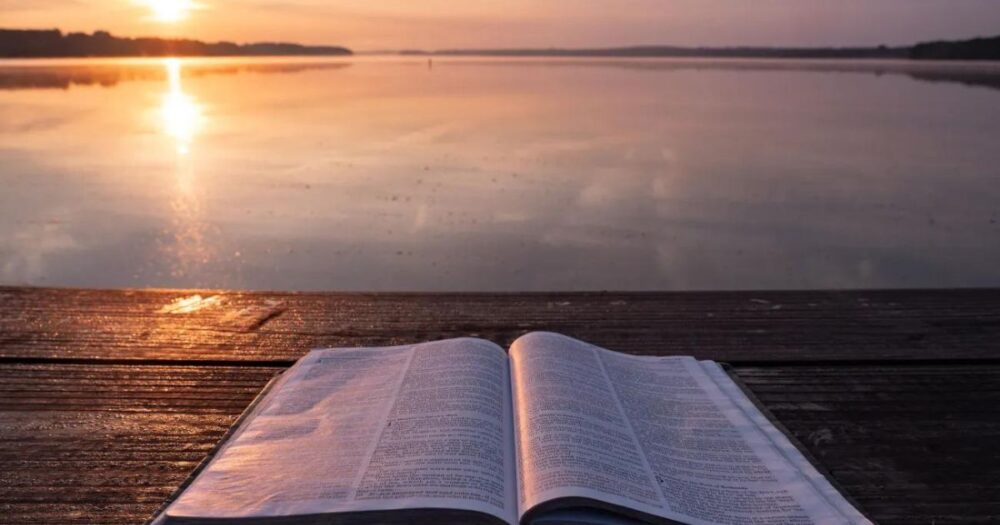 Biblical Verses Offer Comfort and Guidance for Coping with Anxiety 17 Biblical Verses Offer Comfort and Guidance for Coping with Anxiety