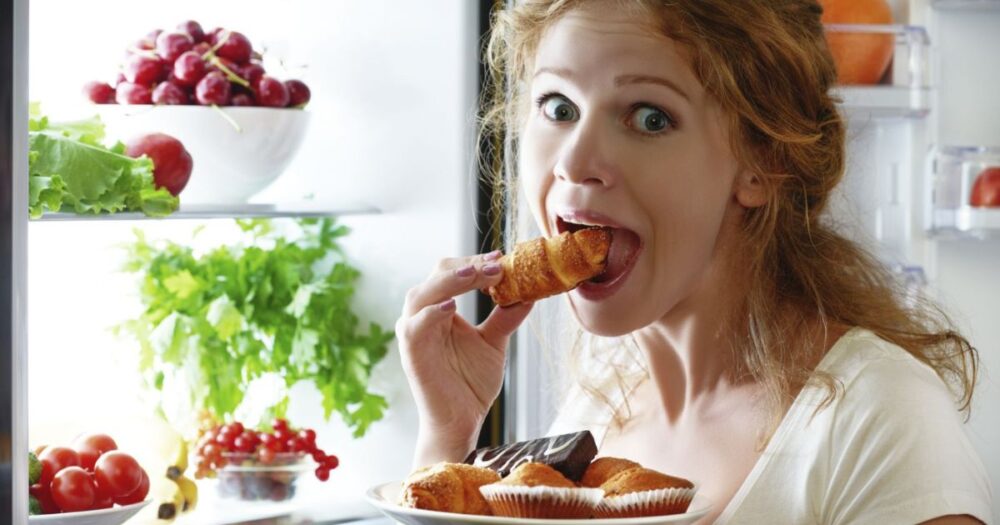 The Comfort Food Phenomenon: A Short-Term Mood Boost with Long-Term Consequences 22 The Comfort Food Phenomenon: A Short-Term Mood Boost with Long-Term Consequences