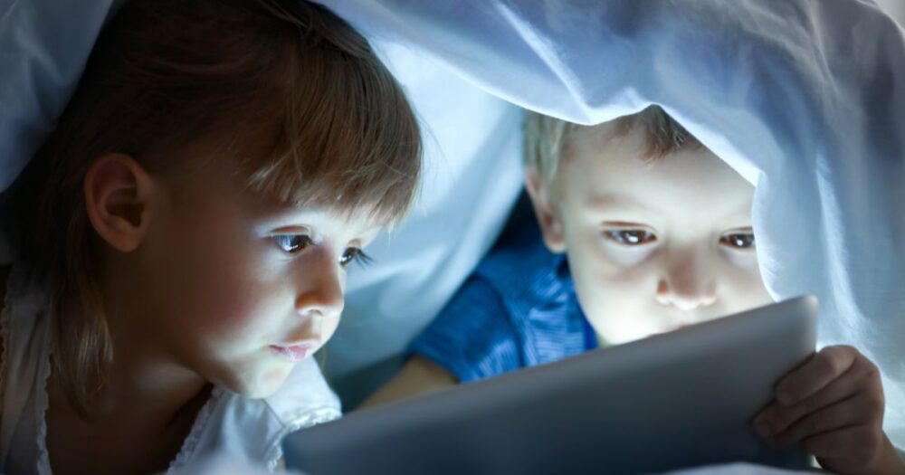 Understanding the Impact of Screen Time on Children's Health and Development: Insights from Recent Research 14 Understanding the Impact of Screen Time on Children’s Health and Development: Insights from Recent Research