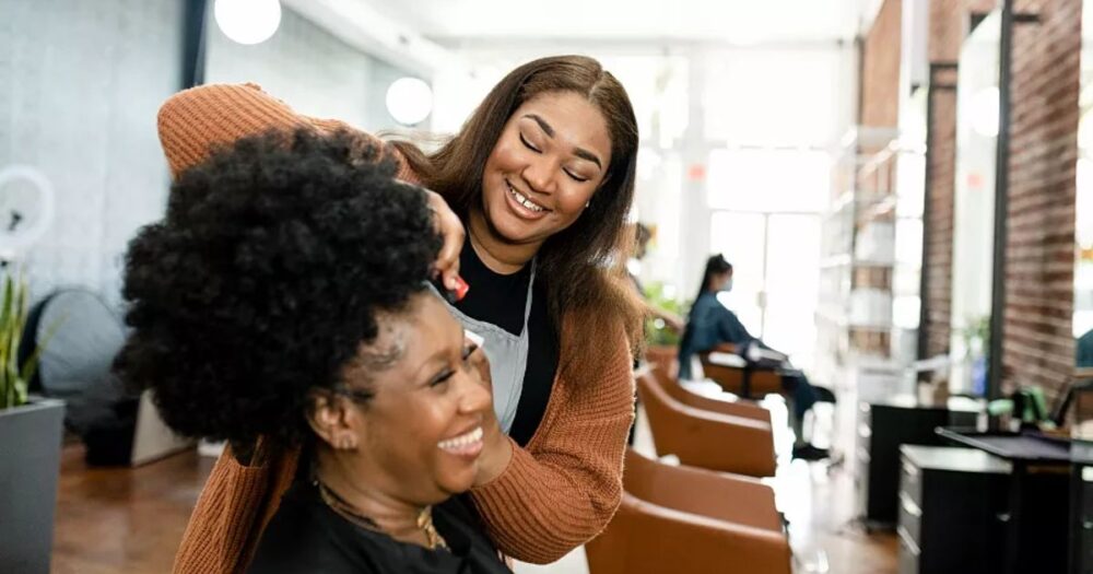 Hairdressers Become Mental Health Ambassadors in West and Central Africa 16 Hairdressers Become Mental Health Ambassadors in West and Central Africa