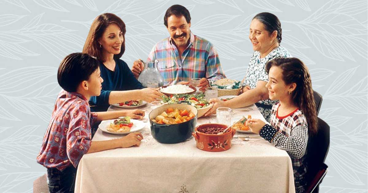 10 Reasons Why Family Dinners Shouldn't Be Missed 3 10 Reasons Why Family Dinners Shouldn't Be Missed